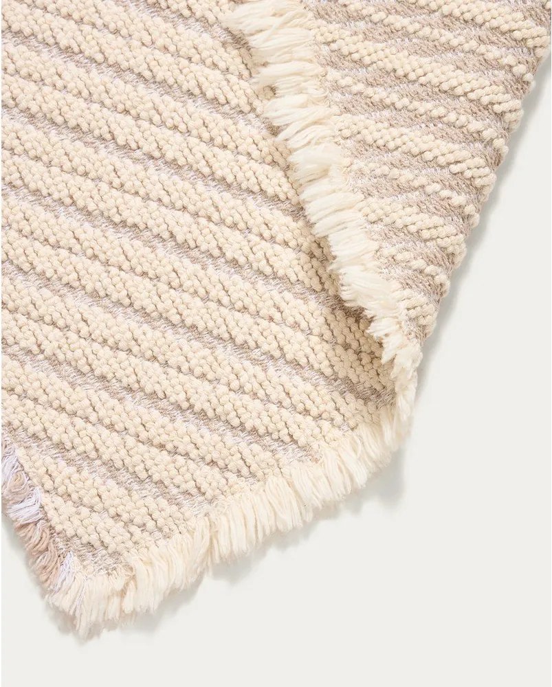 Bézs fürdőszobai kilépő 50x70 cm Janu – Kave Home