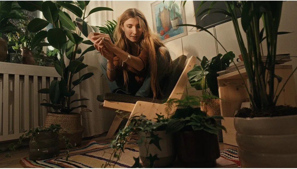 Sötétszürke fotel Sway – Karup Design