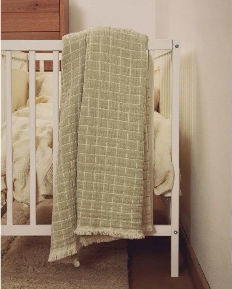 Világoszöld jacquard gyerek takaró 130x170 cm Tivaro – Kave Home