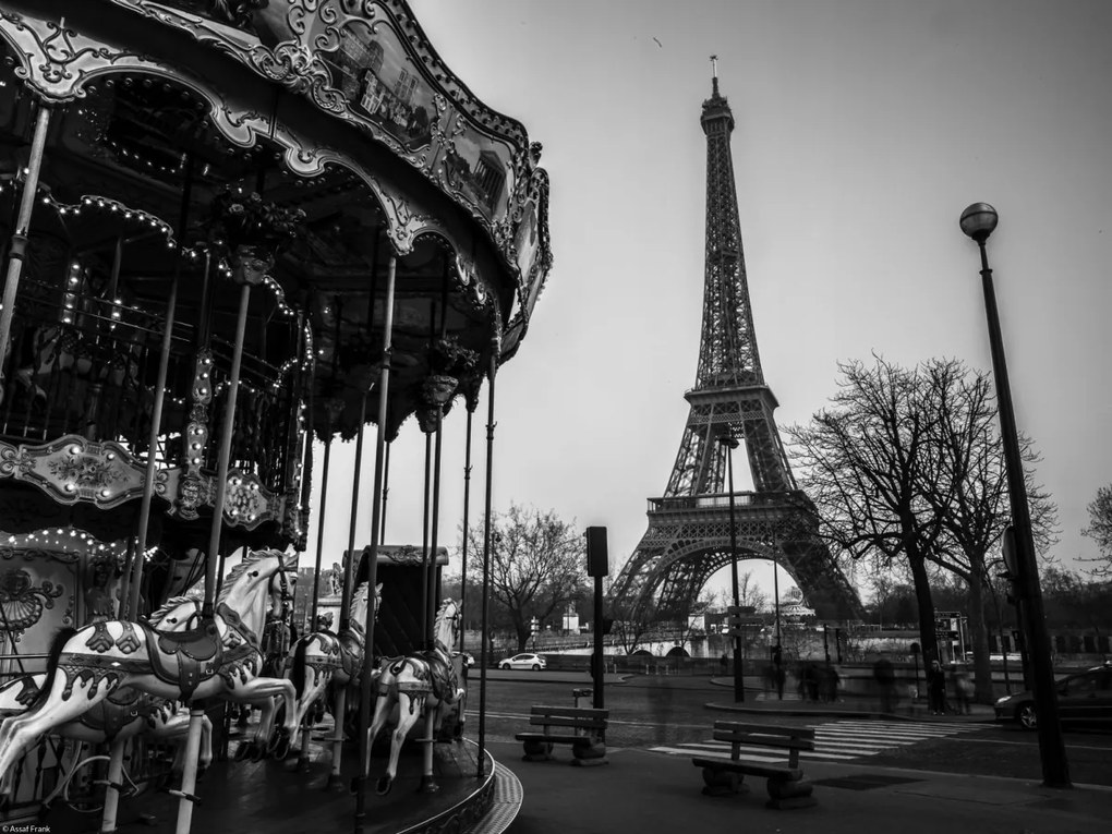 Poszter 40x30cm Körhinta Eiffel-toronnyal a háttérben, Assaf Frank