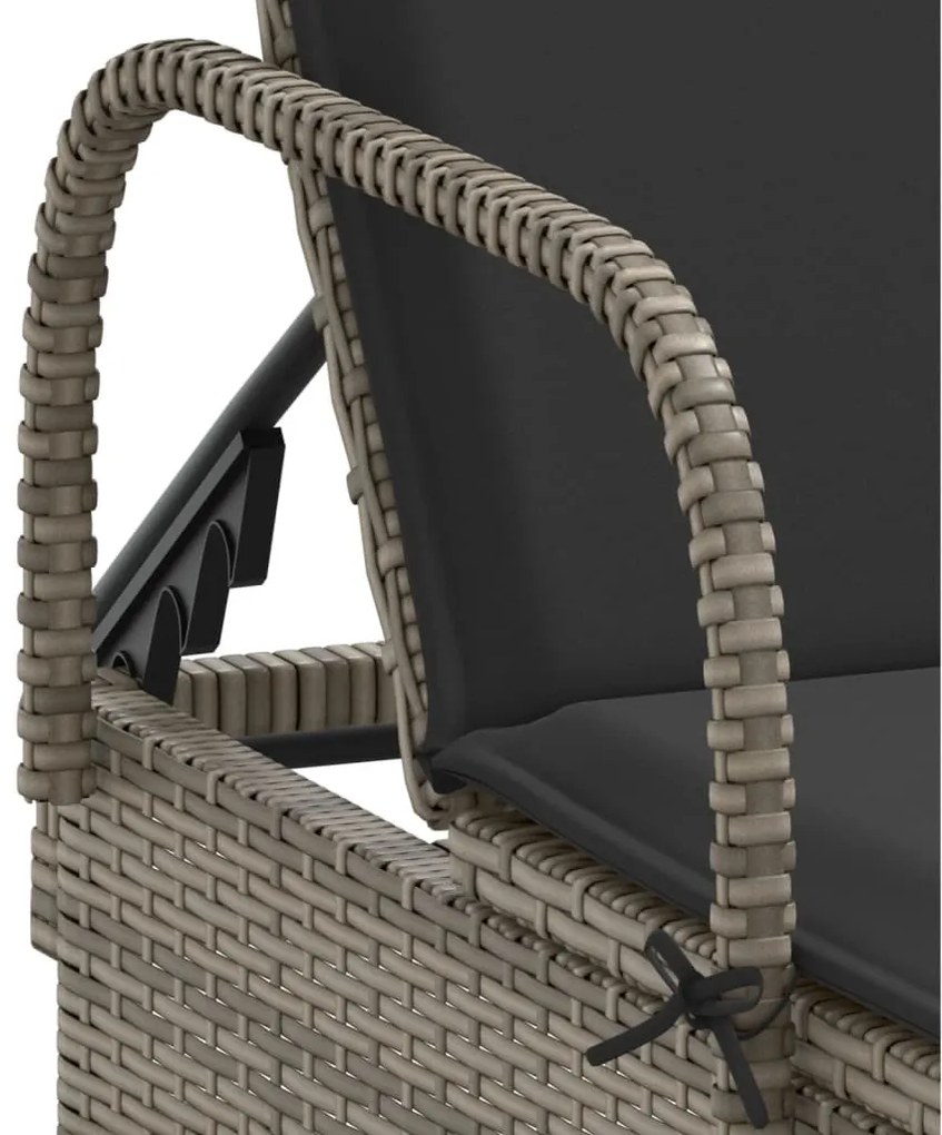 2 db világosszürke polyrattan napozóágy párnával