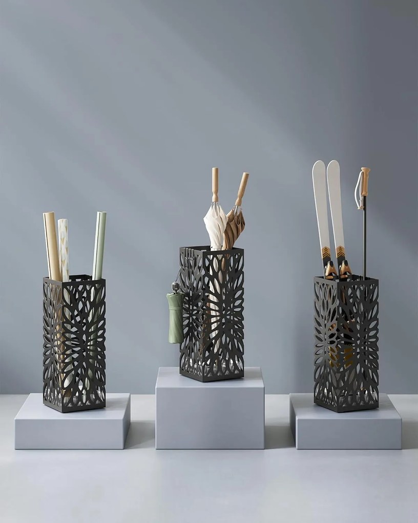 Esernyőtartó, szabadon álló esernyőtároló állvány, levehető csepegtetőtálcával, 4 akasztóval, fekete