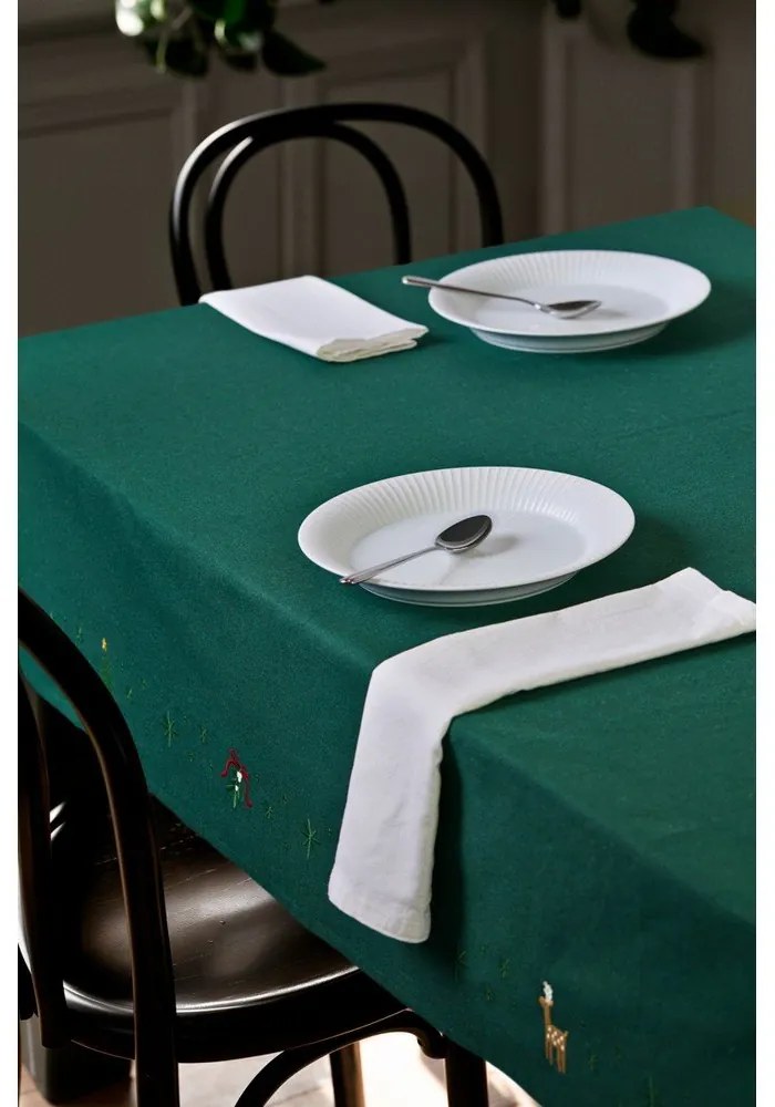 Pamutkeverék asztalterítő karácsonyi mintával 150x270 cm Christmas Fable – JUNA