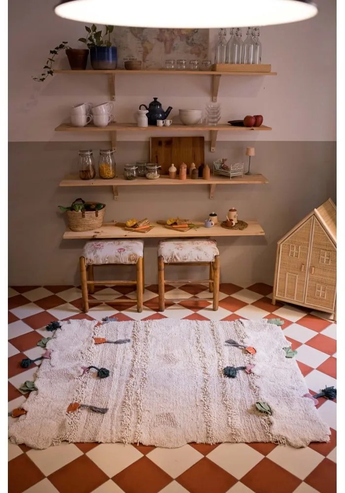 Krémszínű pamut gyerek játszószőnyeg 120x160 cm Veggie Garden – Lorena Canals