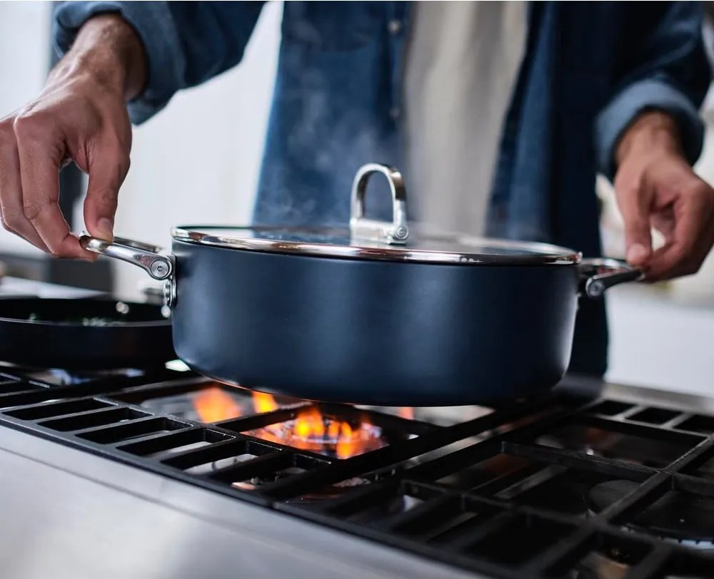 Indukciós tűzhelyhez alkalmas lábas fedővel, kerámia felülettel Space – Joseph Joseph