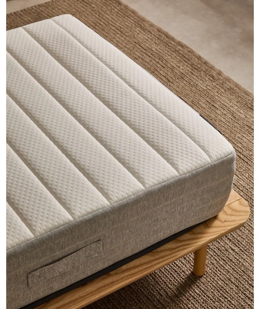Kemény hőszabályozó rugós matrac 90x200 cm Juno – Kave Home