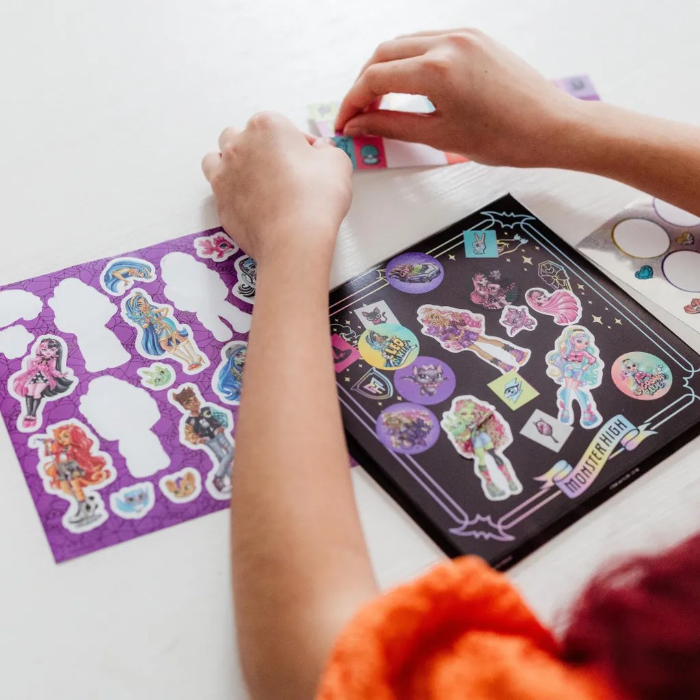 Monster High Dark matrica szett