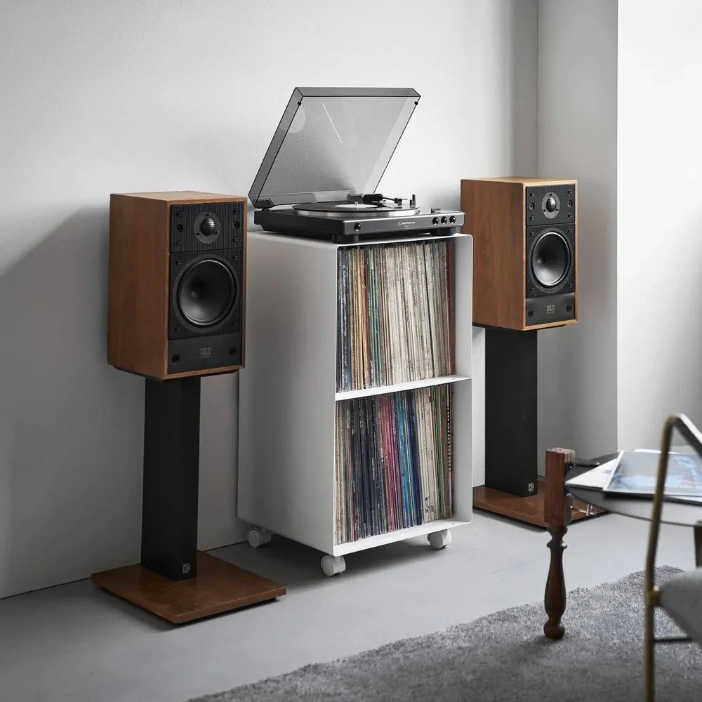 Fehér fém gurulós polcos állvány 40x73x38 cm Tower – YAMAZAKI