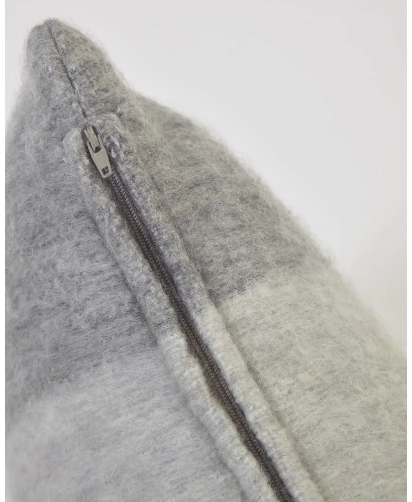 Gyapjúkeverék párnahuzat 45x45 cm Catarina – Kave Home