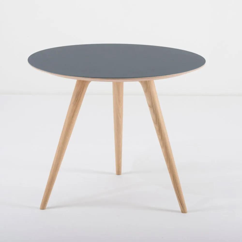 Arp tölgyfa tárolóasztal kék asztallappal, ⌀ 55 cm - Gazzda