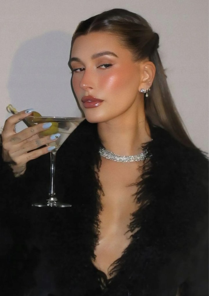 Poszter 50x70 cm Hailey Bieber