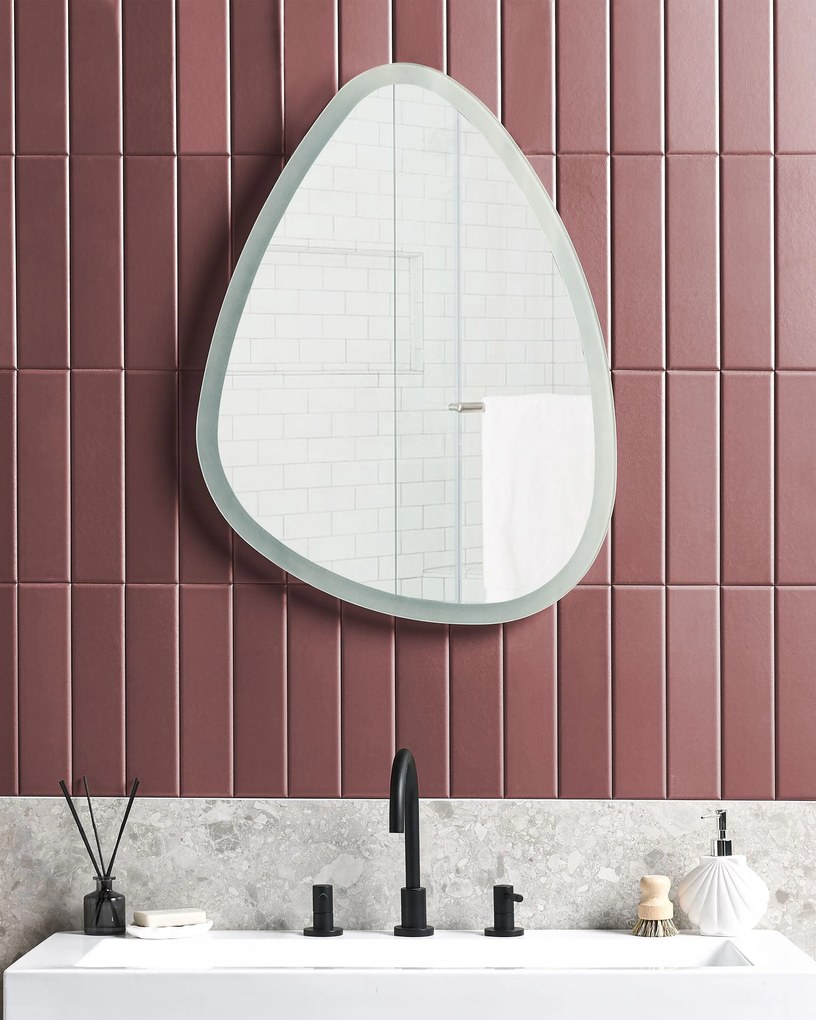 Ezüst falitükör beépített LED világítással 58 x 78 cm BETHUNE Beliani