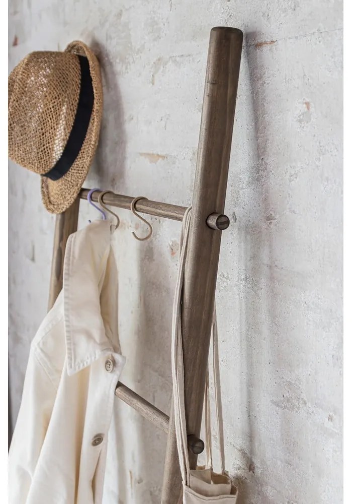 Barna fa törölközőtartó létra Roots – Mette Ditmer Denmark