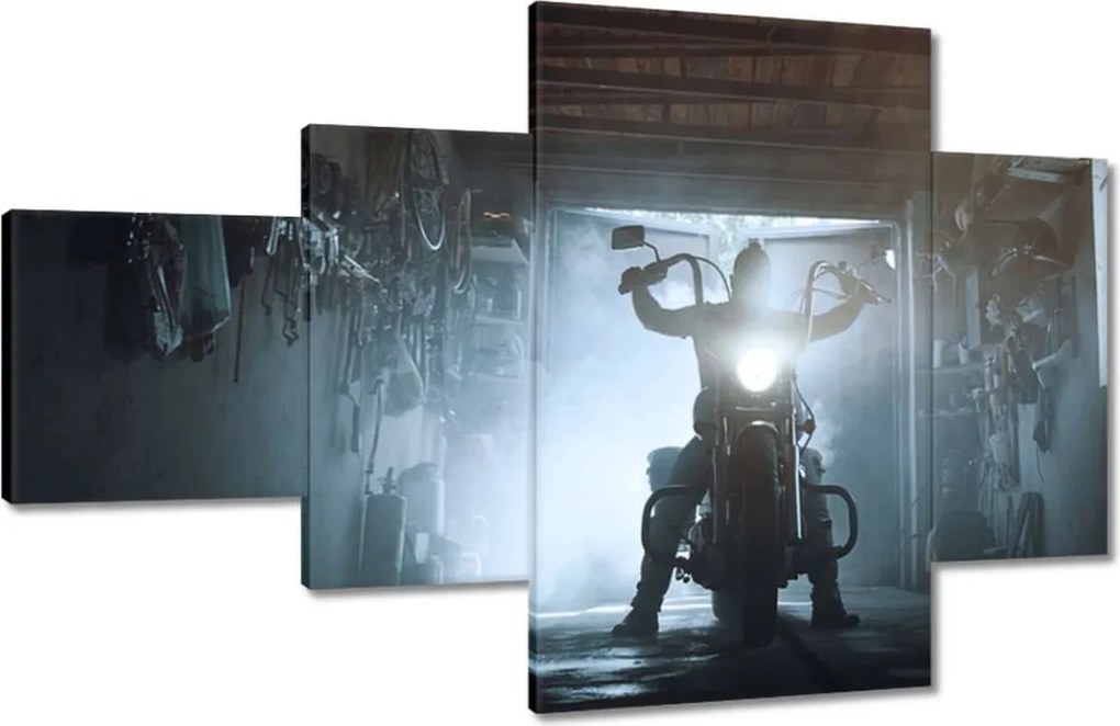 Képek 130x80 Egy motoros garázsában