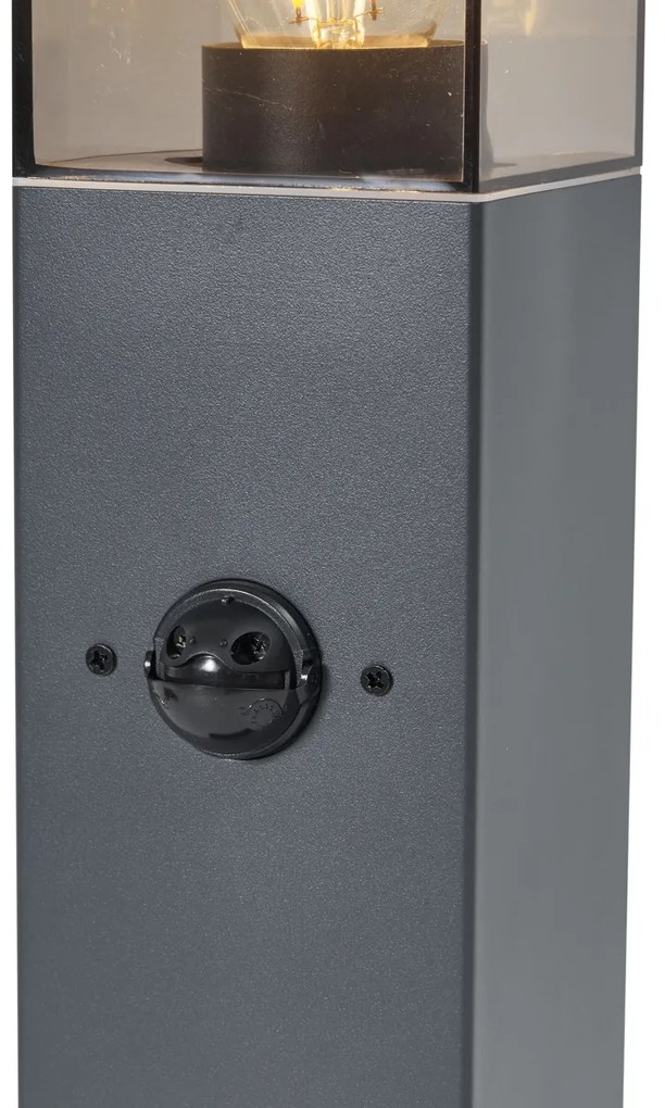 Kültéri lámpa sötétszürke füstüveggel 80cm IP44 aljzattal és mozgásérzékelővel - Malios