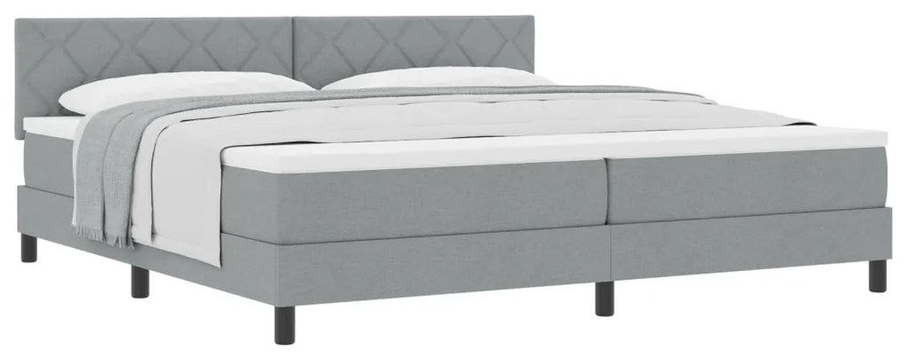 Boxspring ágy matraccal Világosszürke 200x200 cm Szövet