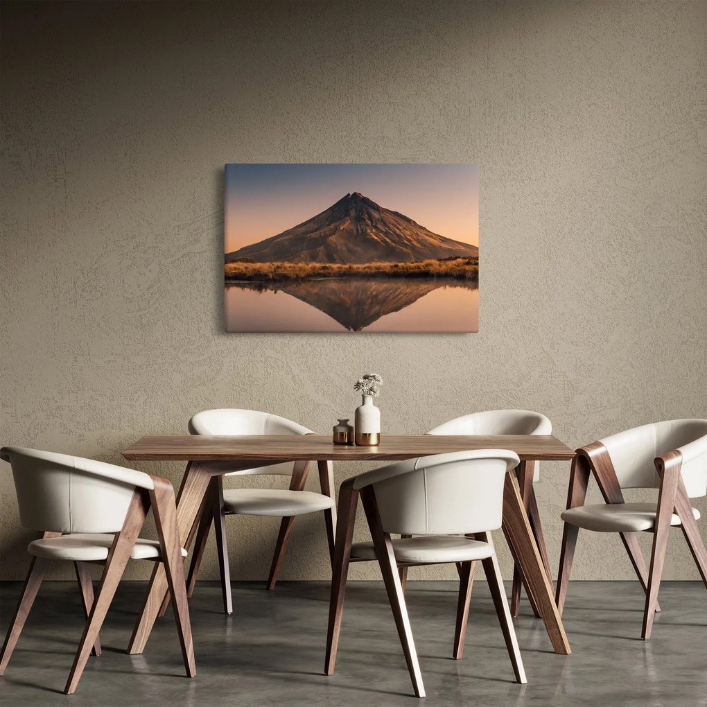 A Mount Taranaki visszaverődése, Új-Zéland (90x60 cm)
