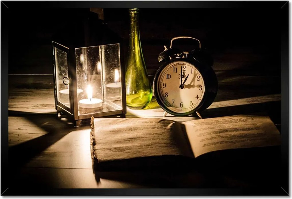 Poszterek keretben 60x40 Olvasás gyertya mellett