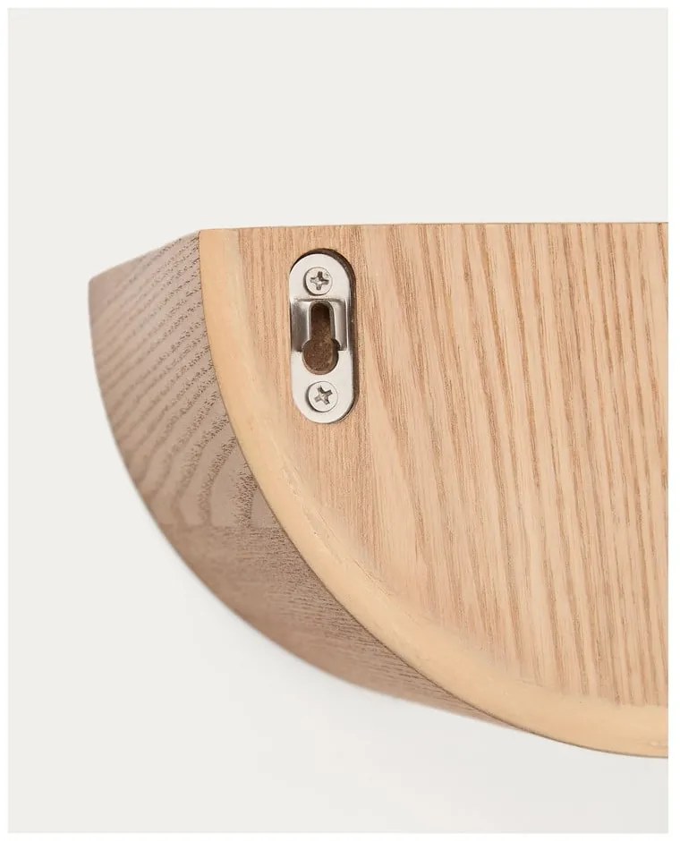 Natúr színű fali polc kőrisfa dekorral 60 cm Salaya – Kave Home