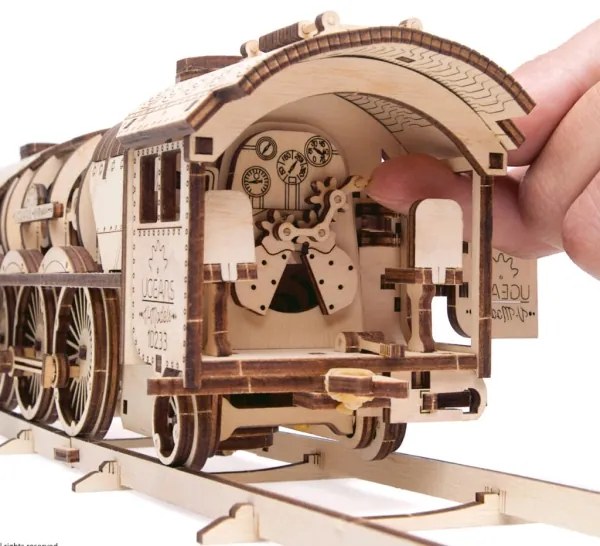 Ugears - 3D fa mechanikus puzzle V-Express gőzmozdony pályával