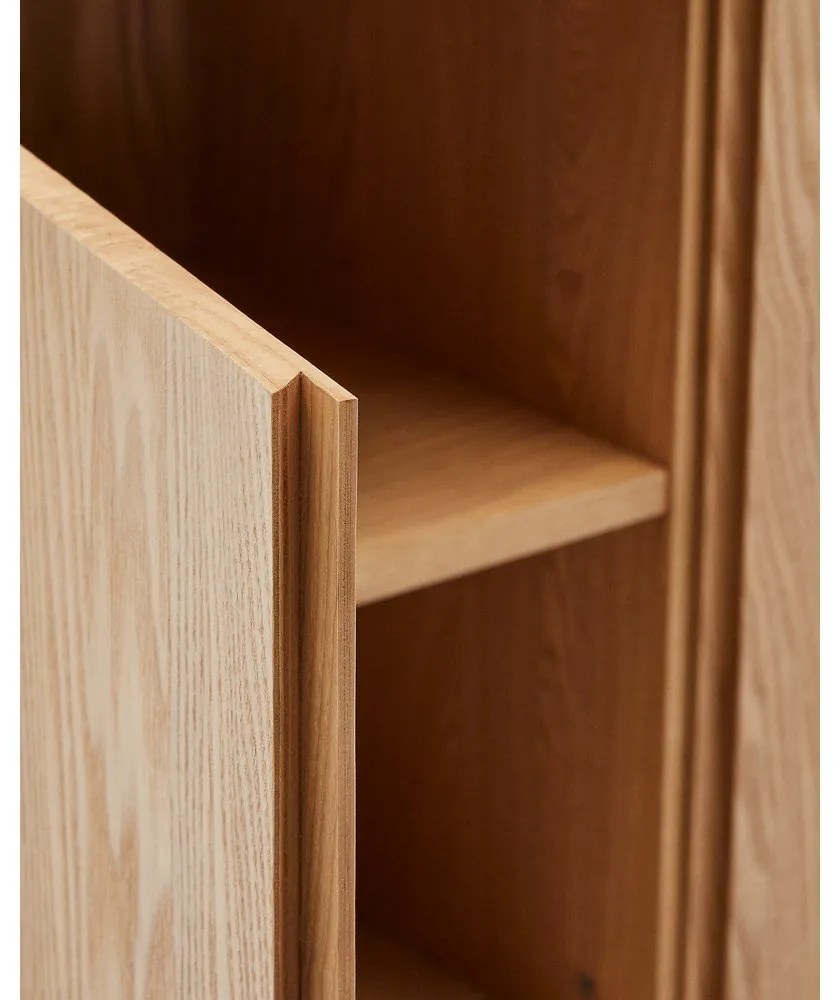 Natúr színű komód kőrisfa dekorral 200x79x40 cm Salaya – Kave Home