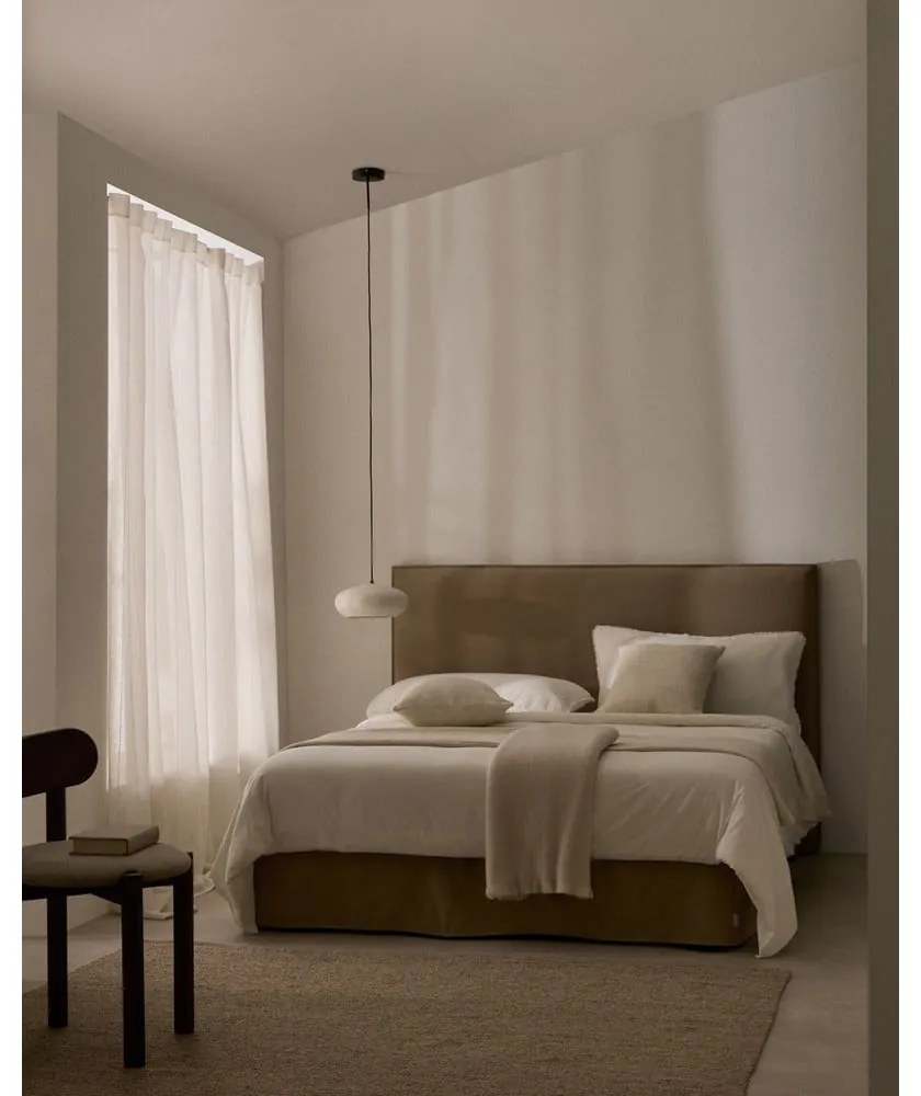 Szürkésbarna kárpitozott franciaágy 180x200 cm Jaira – Kave Home