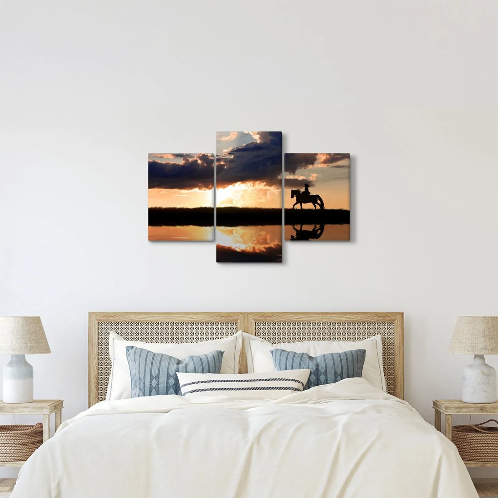 Kép - Lovas egy lovon naplementében (90x60 cm)