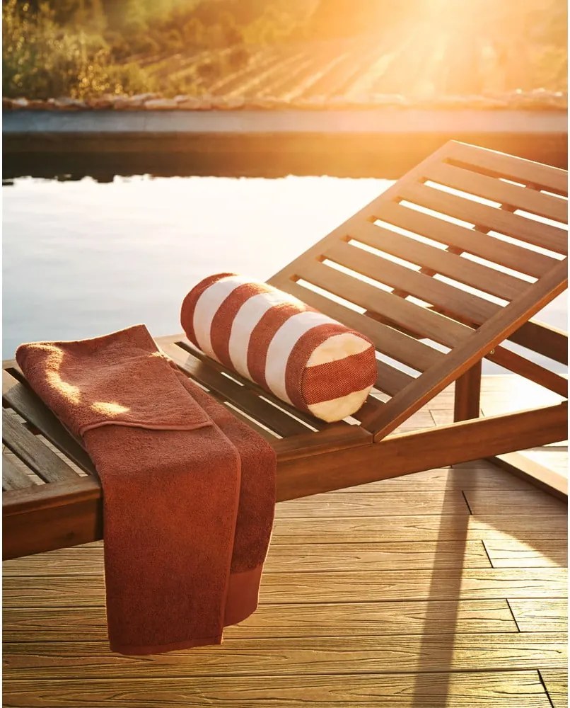 Natúr színű tömörfa kerti napozóágy Sulamita – Kave Home