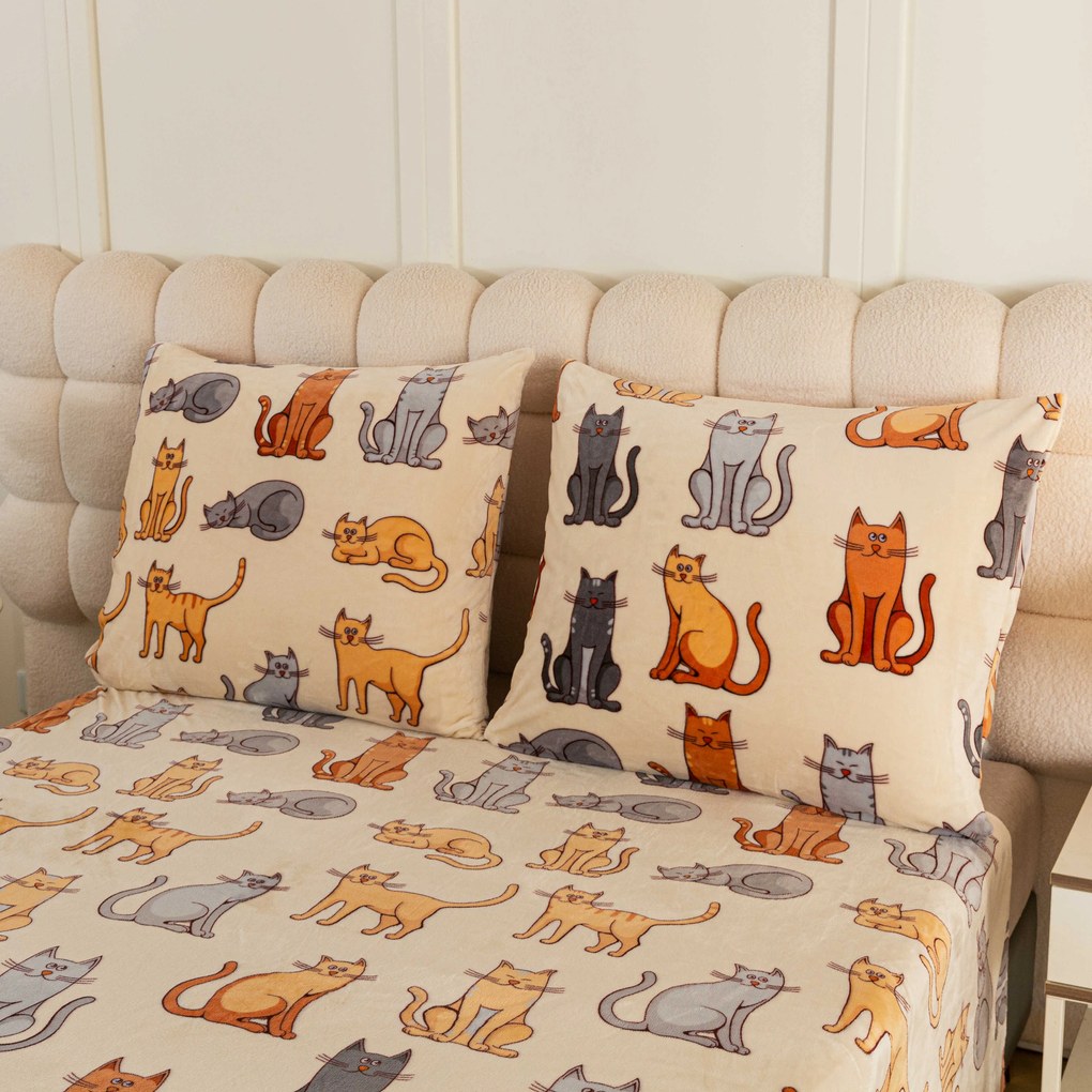 Mikroszálas ágynemű COLORED CATS krém színben Ágyneműhuzat mérete: 2 db 70 x 90 cm | 200 x 220 cm