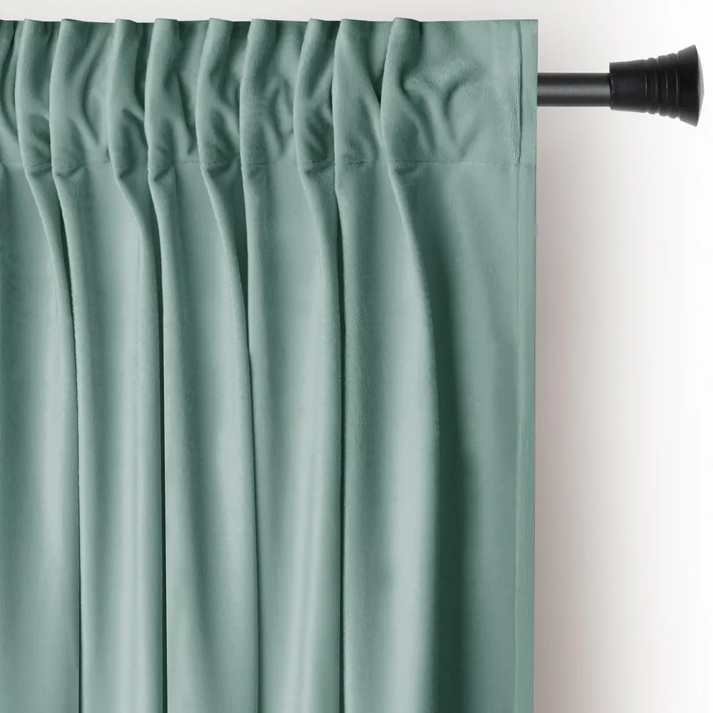 Világoszöld bársony dimout (részleges sötétítő) függöny 140x245 cm Pleat – Restilo
