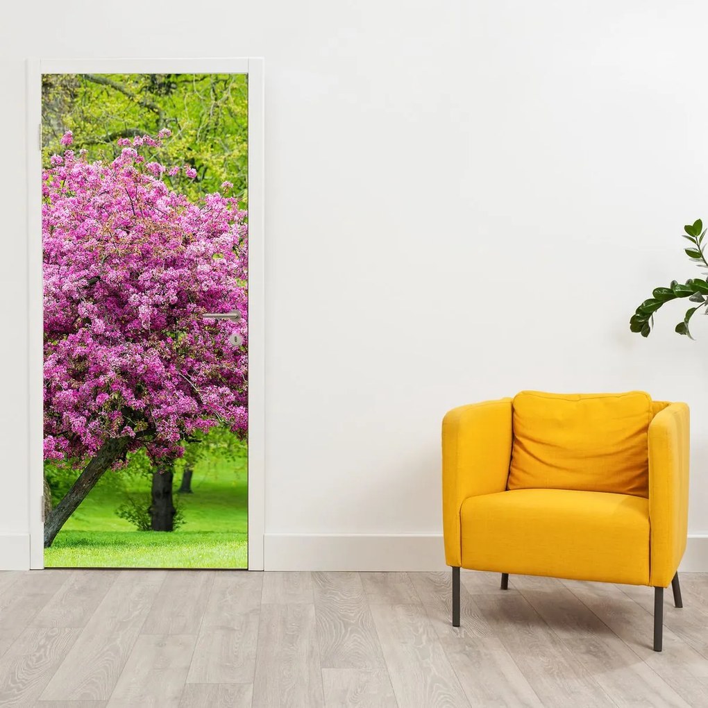 Fotótapéta ajtóra - Virágzó fa a réten (95x205cm)