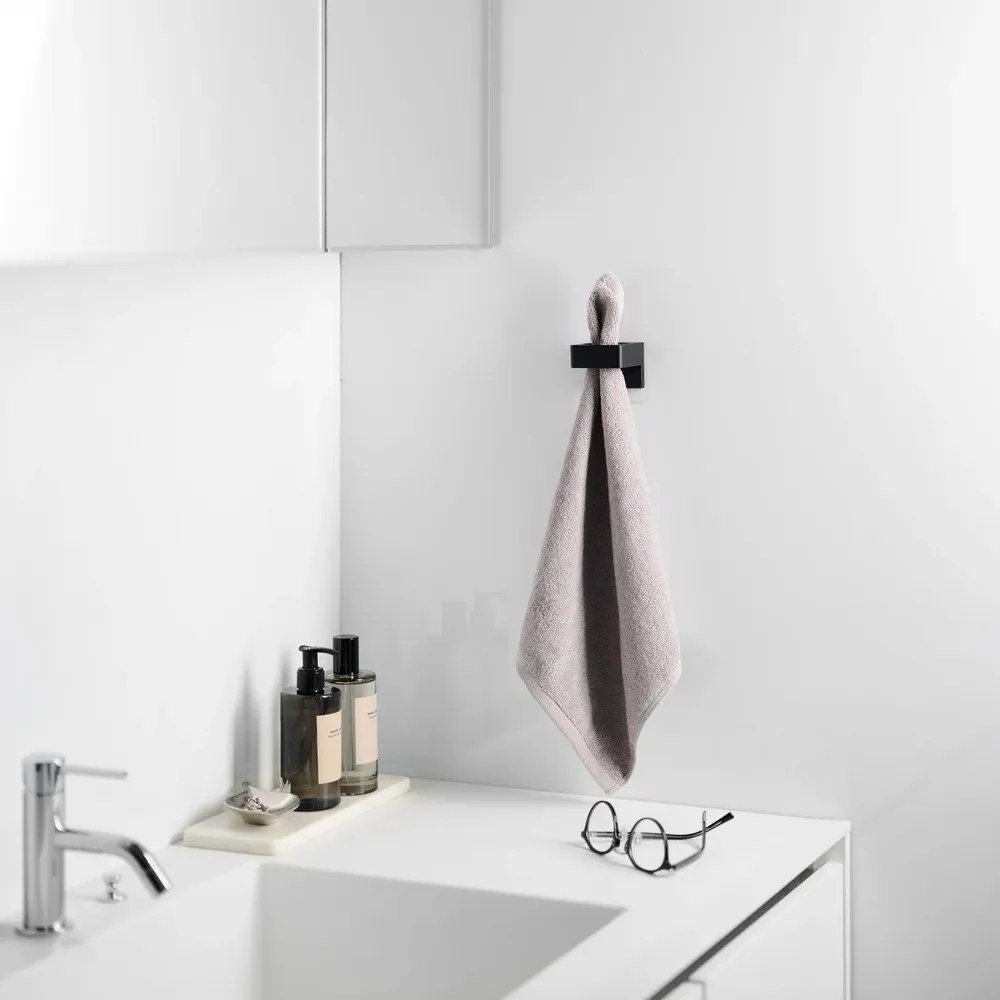 Fekete műanyag multifunkciós tartó Film Hook – YAMAZAKI