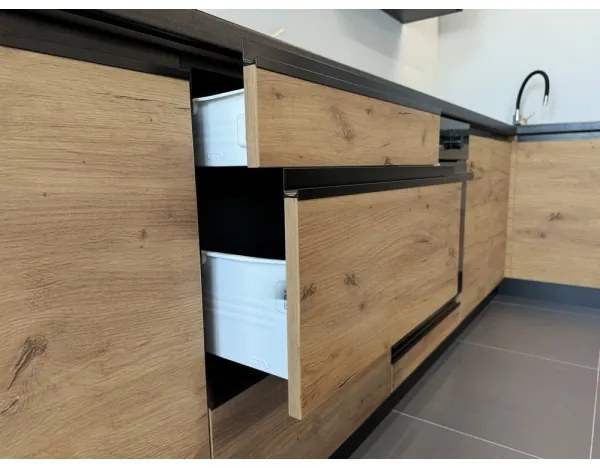 Konyhabútor MARINA 180 cm Craft tölgy/fényes fekete