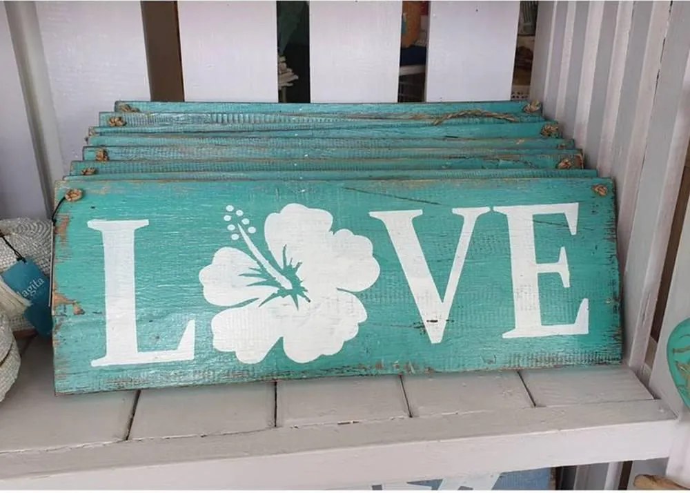 MENGALIR feliratos fa tábla