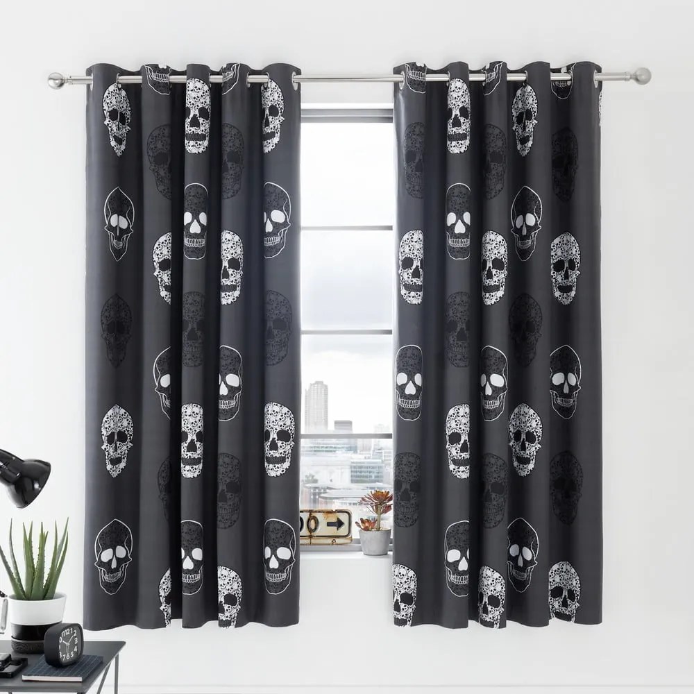 Sötétszürke gyerek függöny 2 db-os 168x183 cm Skulls – Catherine Lansfield