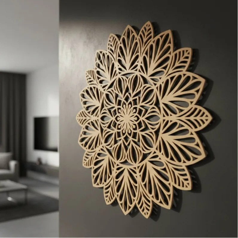 Fából készült mandala a falon | LÓTUSZ