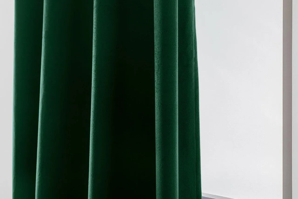 Sötétzöld fényzáró függöny VELVET 140x270 cm Felfüggesztés: Hullámos sínszalag