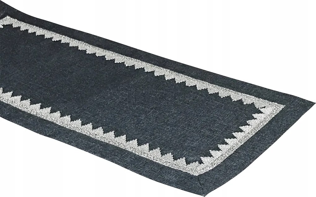 Futófelület Fényes Cérnával És Applikációval 40x85