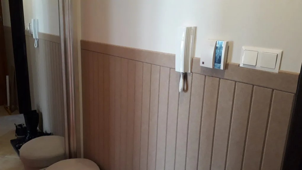 Bilnora extra sűrű filc hangszigetelő Csíkos Mintájú Panel öntapadós hátoldallal 120x60x0,9cm - 37 burlywood (vajszínű)