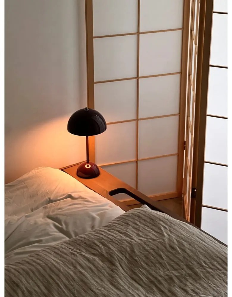 Barna borovi fenyő franciaágy ágyráccsal 140x200 cm Ziggy – Karup Design