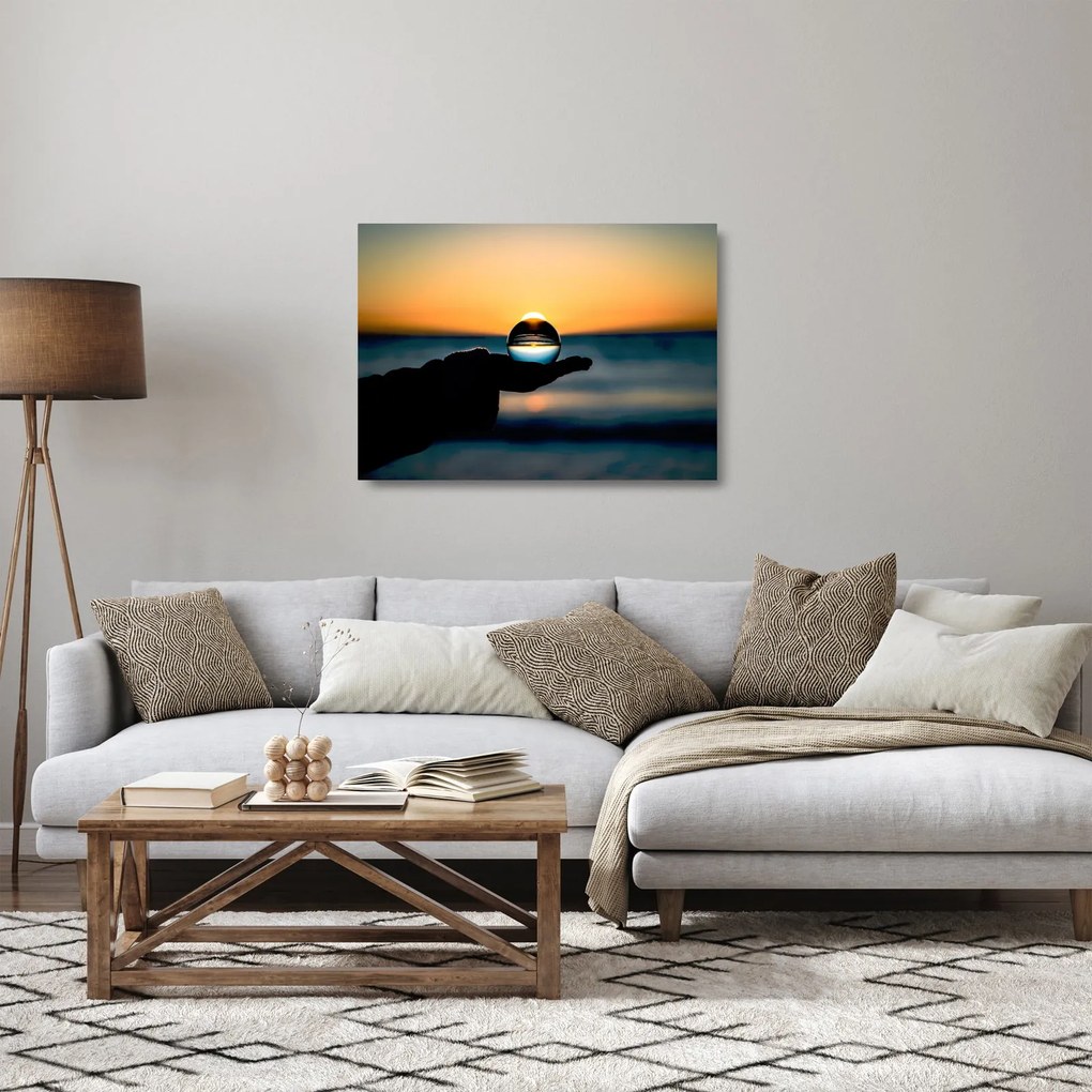 Üvegkép - Üveggolyó a tenyérben (70x50 cm)