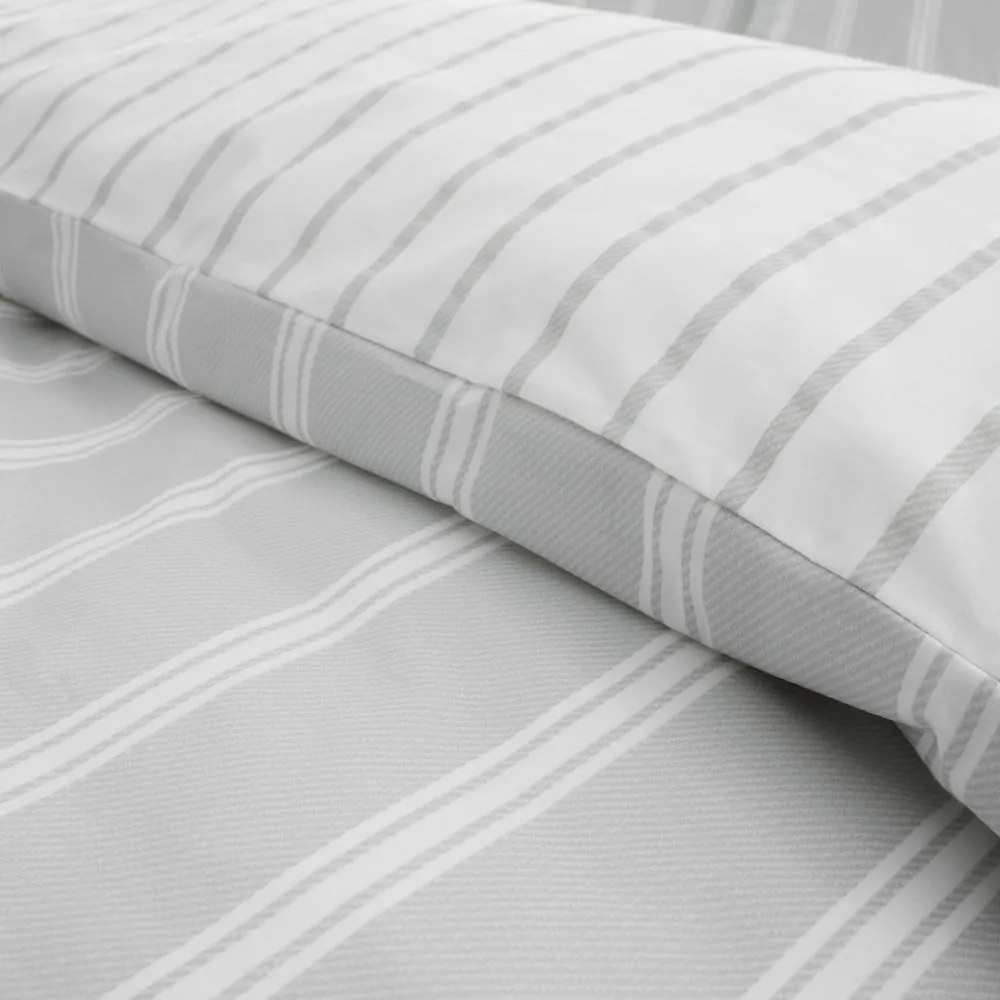 Szürke kétszemélyes hosszabbított pamut ágyneműhuzat 230x220 cm Ashford Stripe – Bianca