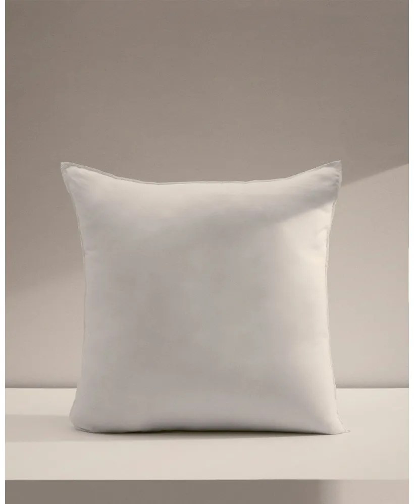 Párna 50x50 cm Fluff – Kave Home