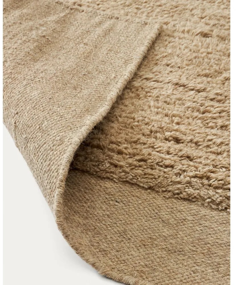 Bézs kézi szövésű gyapjú szőnyeg 200x300 cm Marely – Kave Home