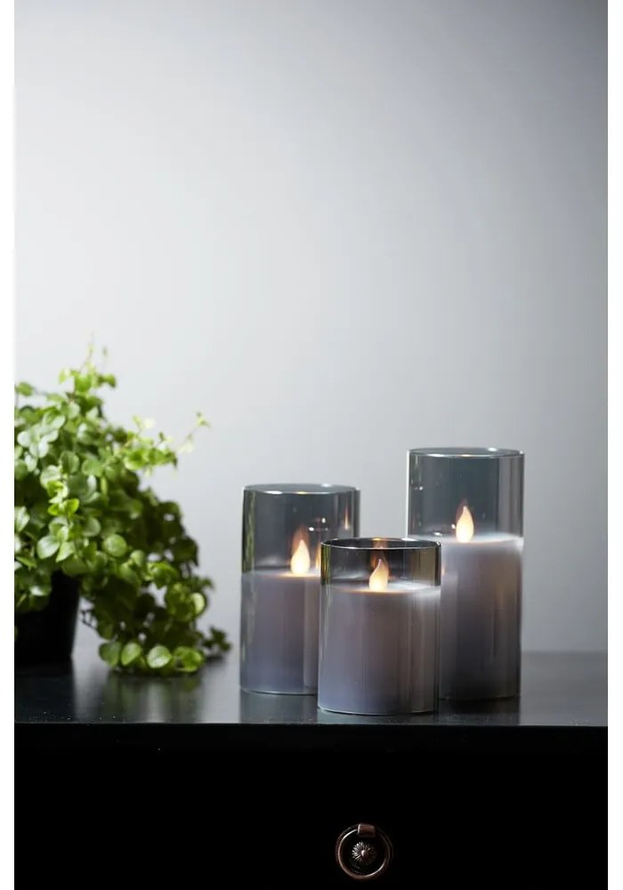 M-Twinkle szürke LED viaszgyertya üvegben, magasság 15 cm - Star Trading