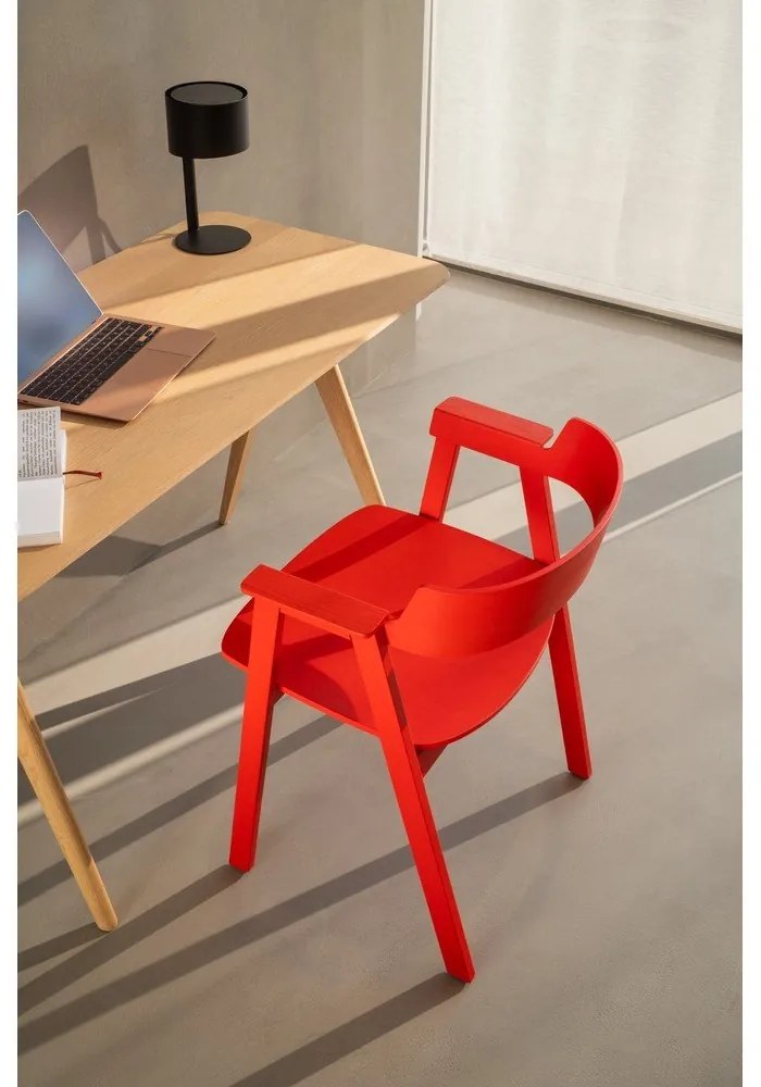 Piros tölgyfa karfás étkezőszék Flip – Gazzda