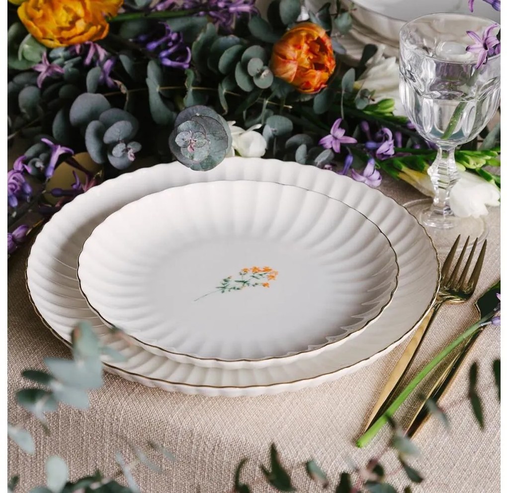 27 darabos porcelán étkészlet, fehér/arany