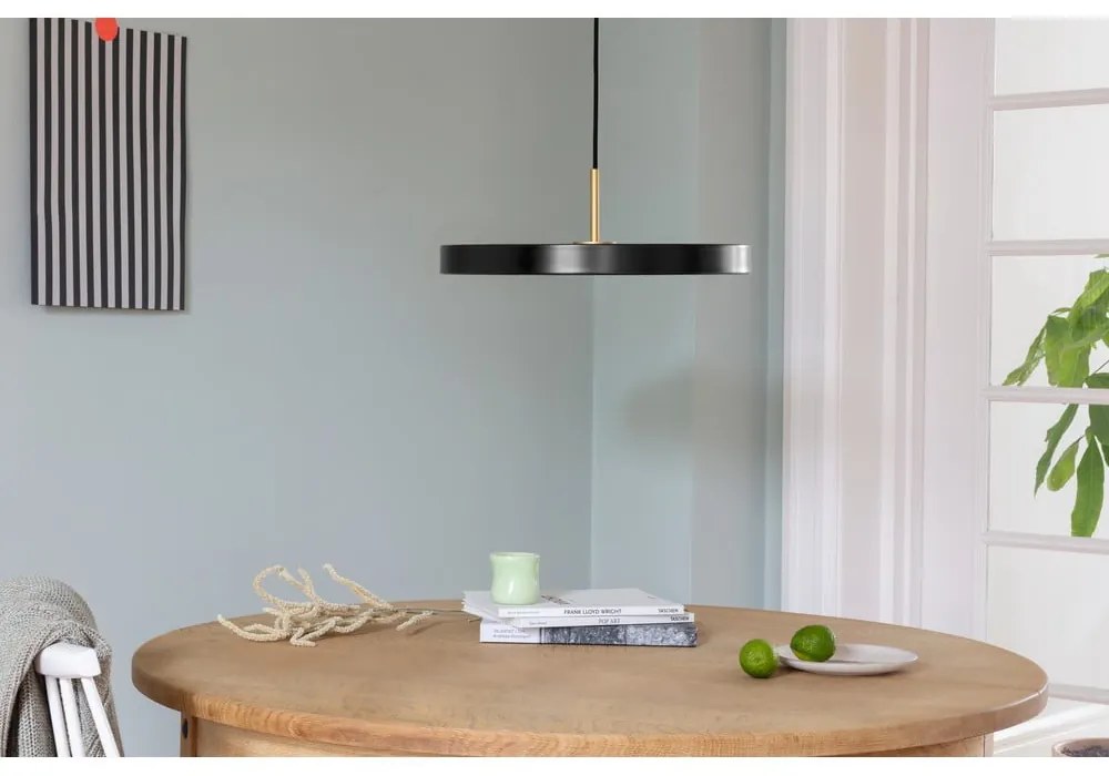 Fekete LED függőlámpa fém búrával ø 43 cm Asteria Medium – UMAGE