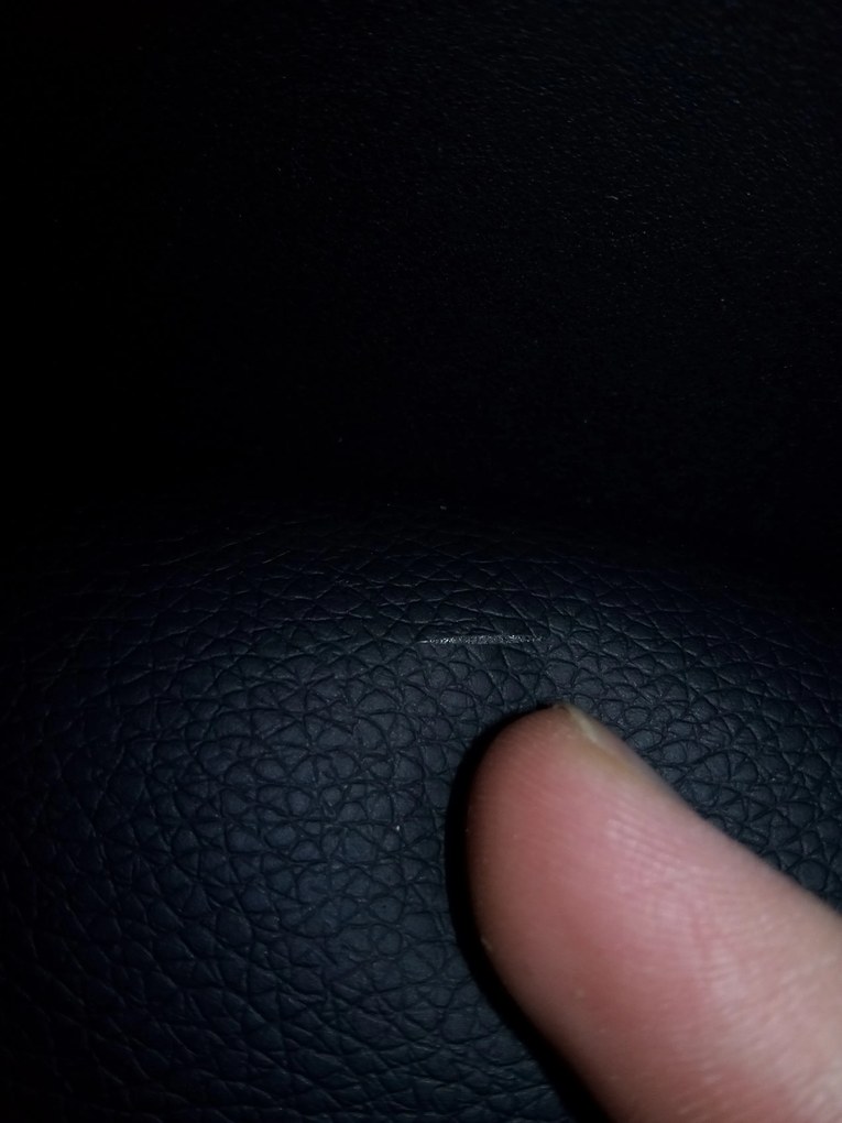 AKCIÓ Fekete bárszék HOGA öko bőrből, fekete lábbal II. osztályú