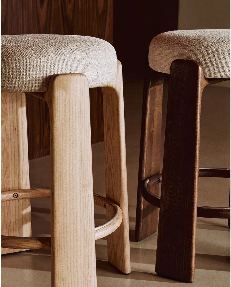 Bézs-világos natúr színű kőrisfa bárszék (ülésmagasság 65 cm) Granite – Kave Home